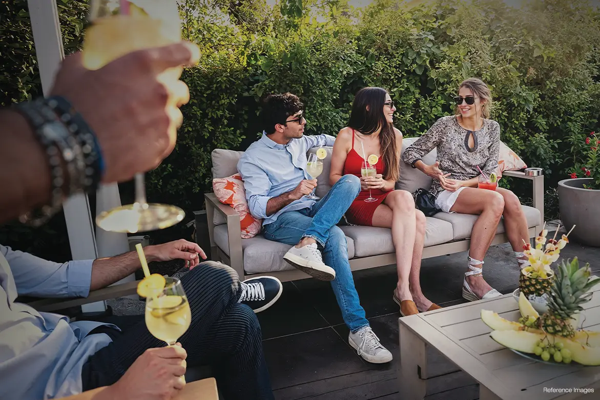 Open-Air Theatre & Lounge